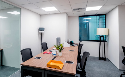 Private executive office interiors at Republic Plaza Levels 4 to 7