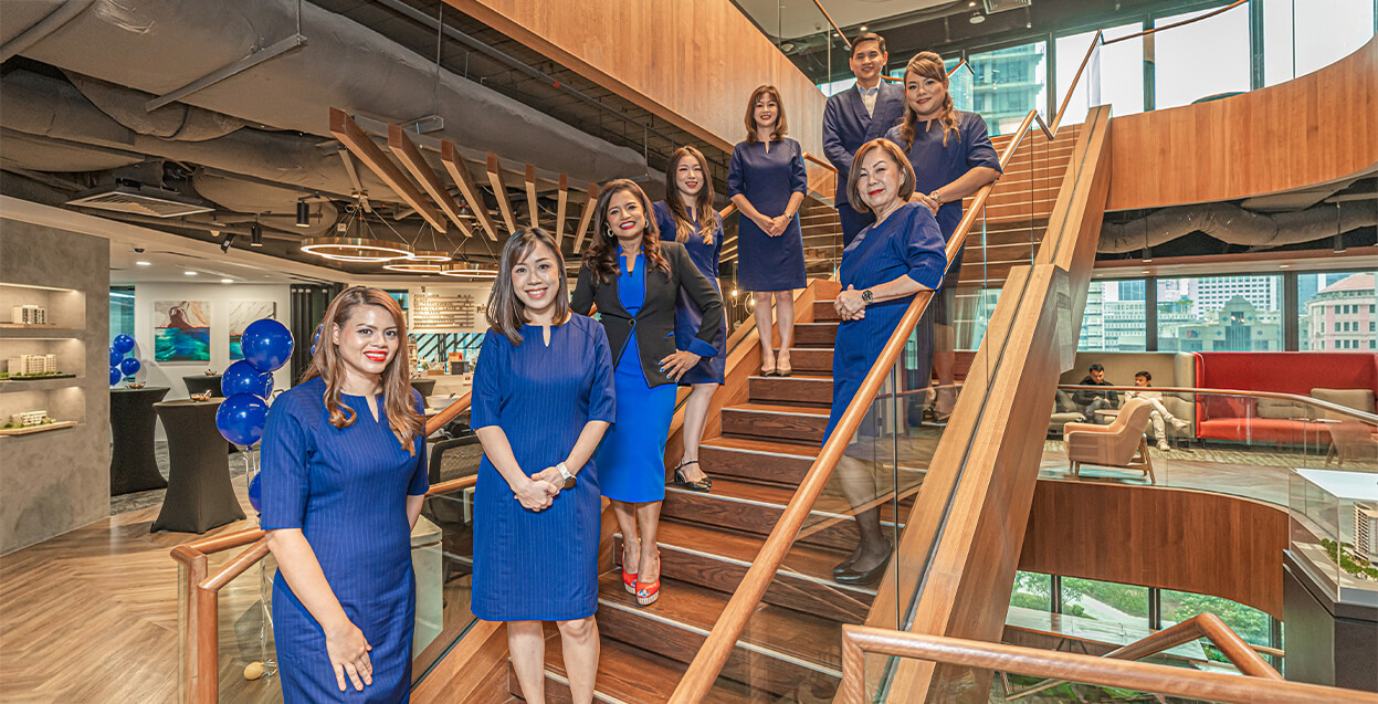 City Serviced Offices team at Republic Plaza in Singapore